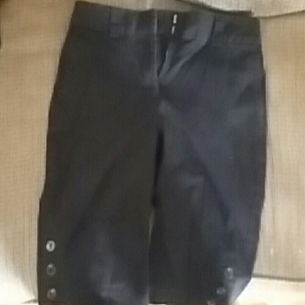Shorts - Picture 2 of 4
